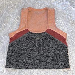Beyond Yoga sports bra top small peach gray